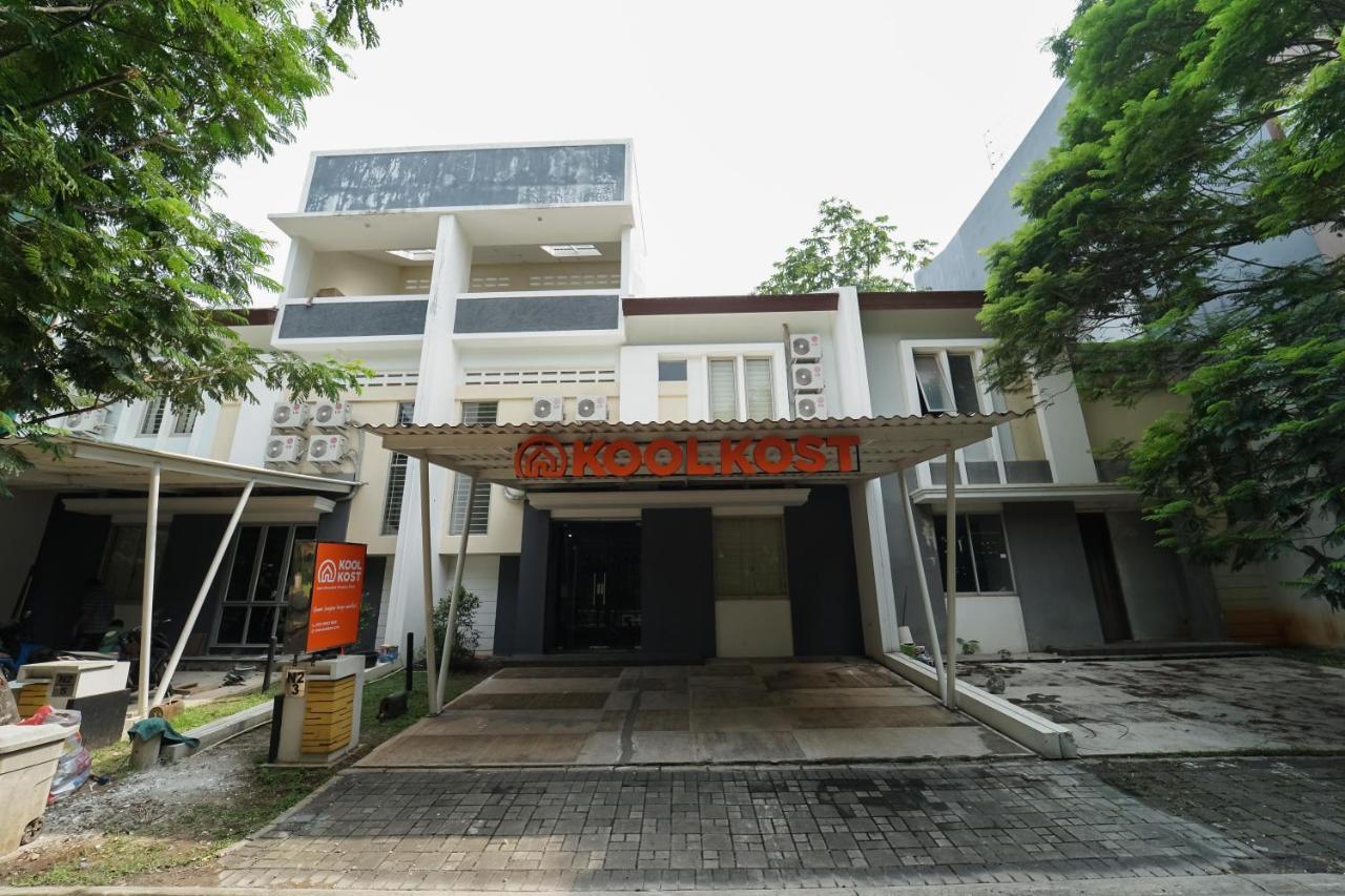 Koolkost Near Universitas Prasetiya Mulya Pagedangan Buitenkant foto